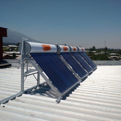 Termo solar presurizado con serpentín de cobre 300 lt.