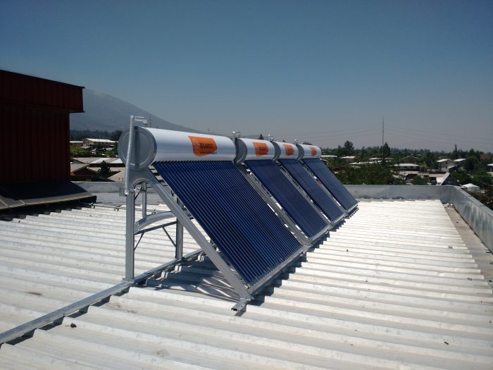 Termo solar presurizado con serpentín de cobre 300 lt.